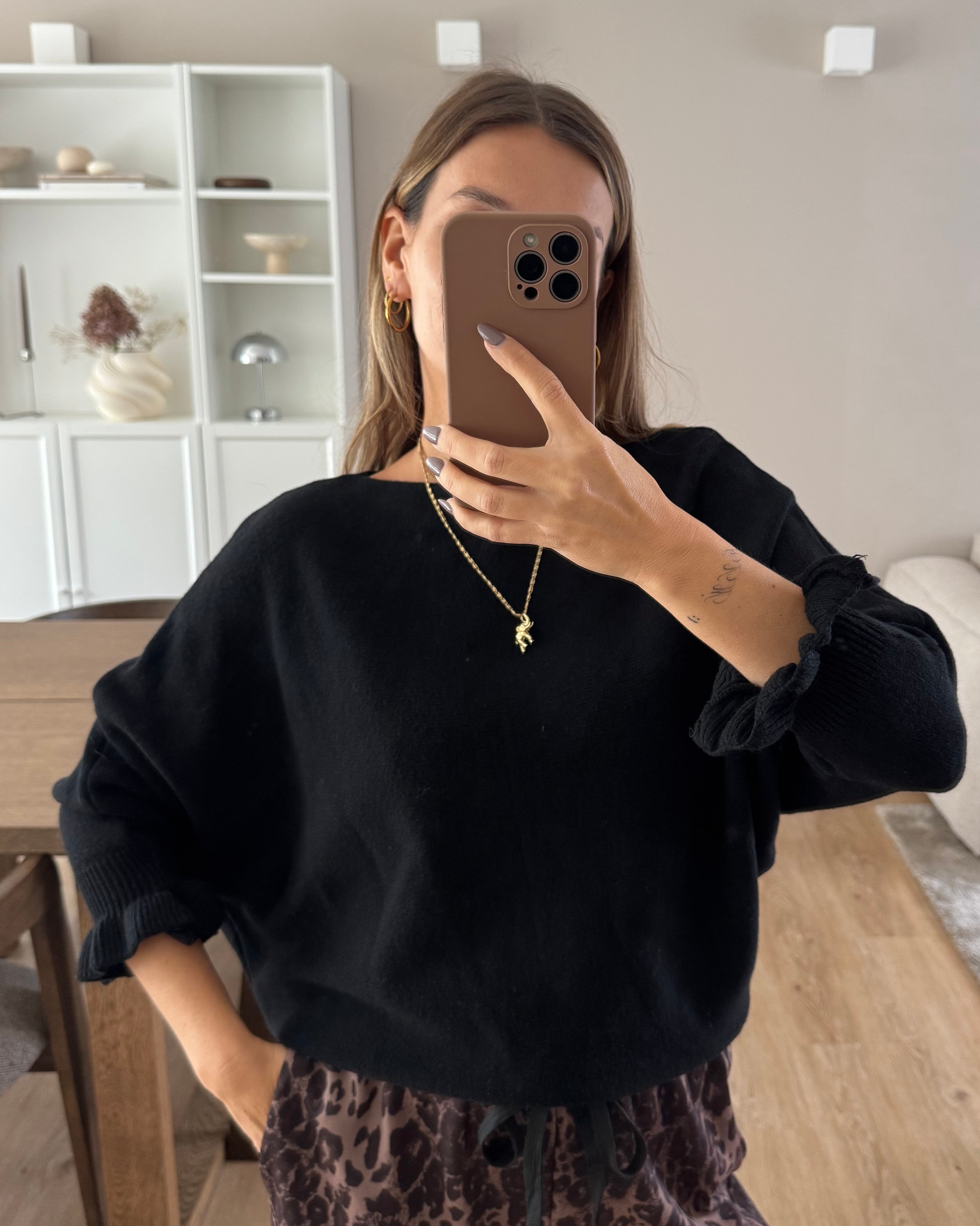 Strickpulli Eternal Grace - schwarz